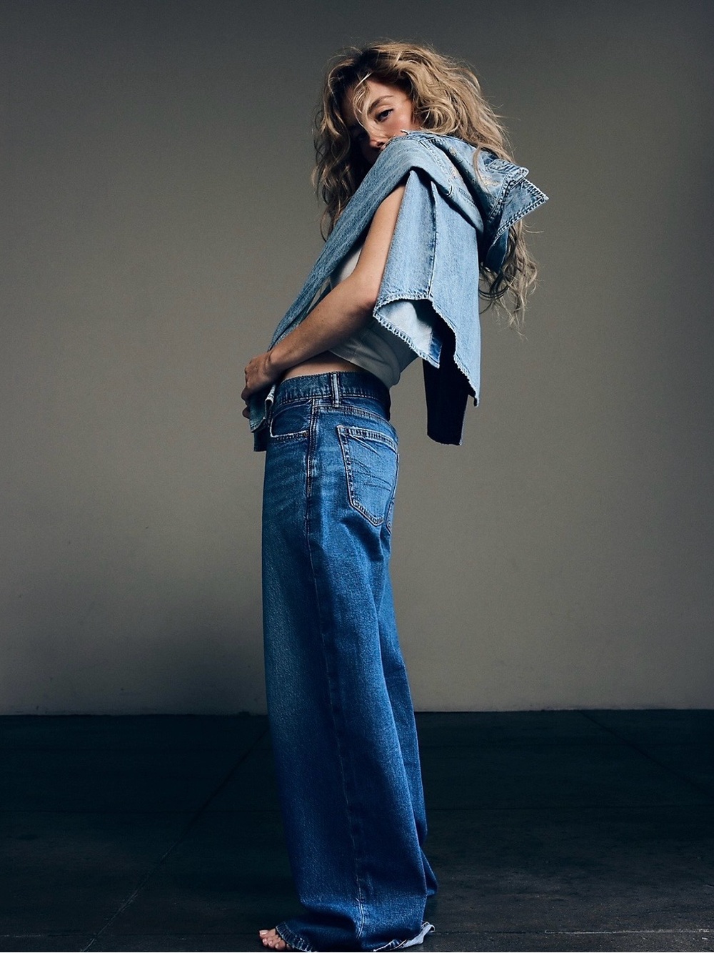 Dreamy Drape AE Low-Rise Baggy UltraWide-Leg Jean in 2 SHORT